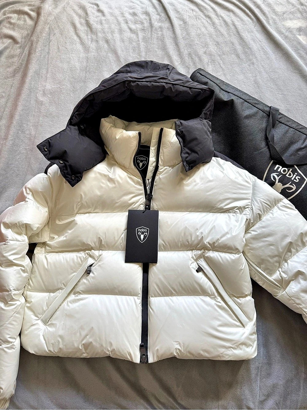 Nobis Tempus Performance Short Puffer Jacket White & Black Medium